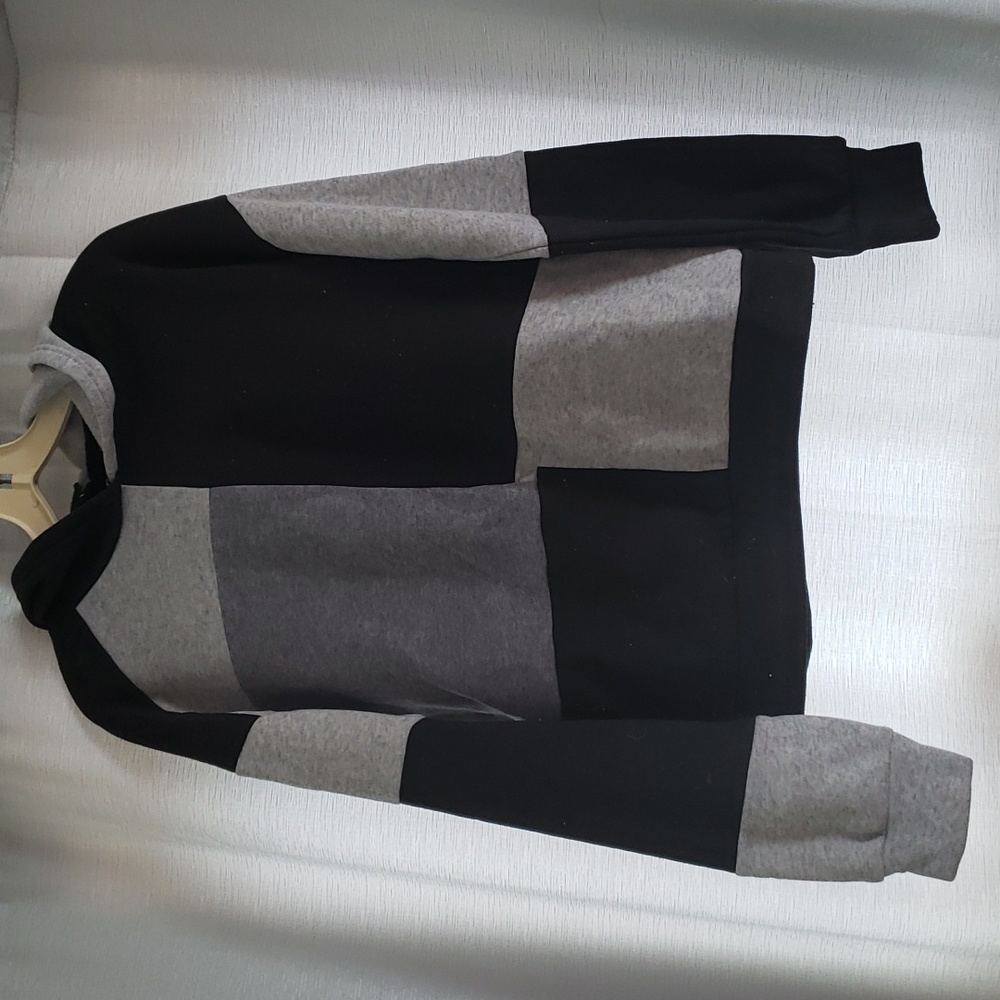 Grey colorblock pullover hoodie